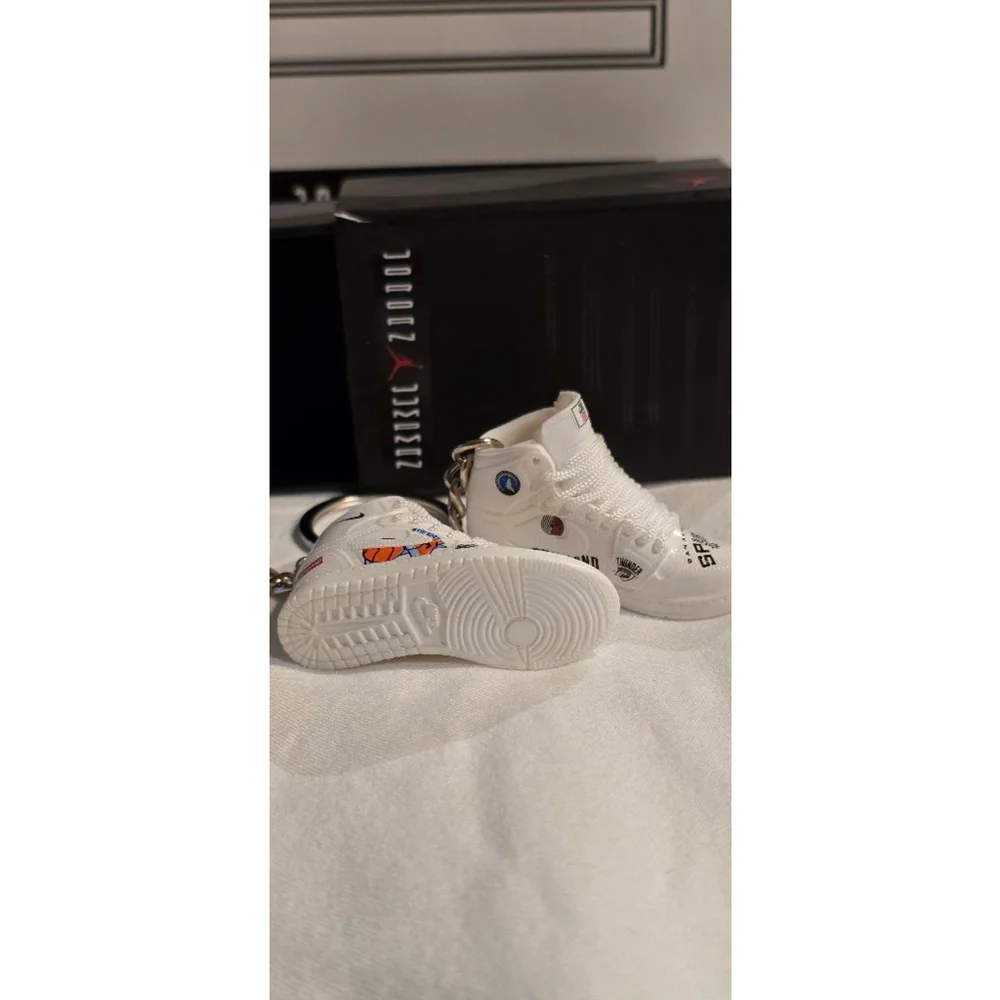 Unisex White Sneaker Keychain Set with Box and Bag One Size